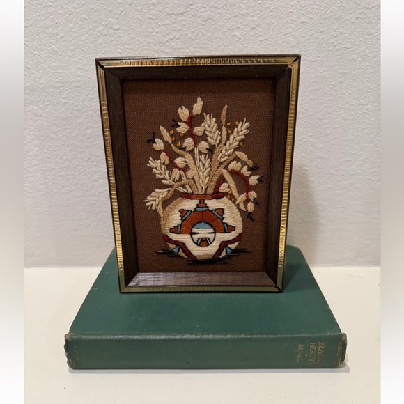 Vintage 1970s MCM Framed Crewel Embroidery Southwest/Aztec/Desert Theme Vase - Picture 1 of 10